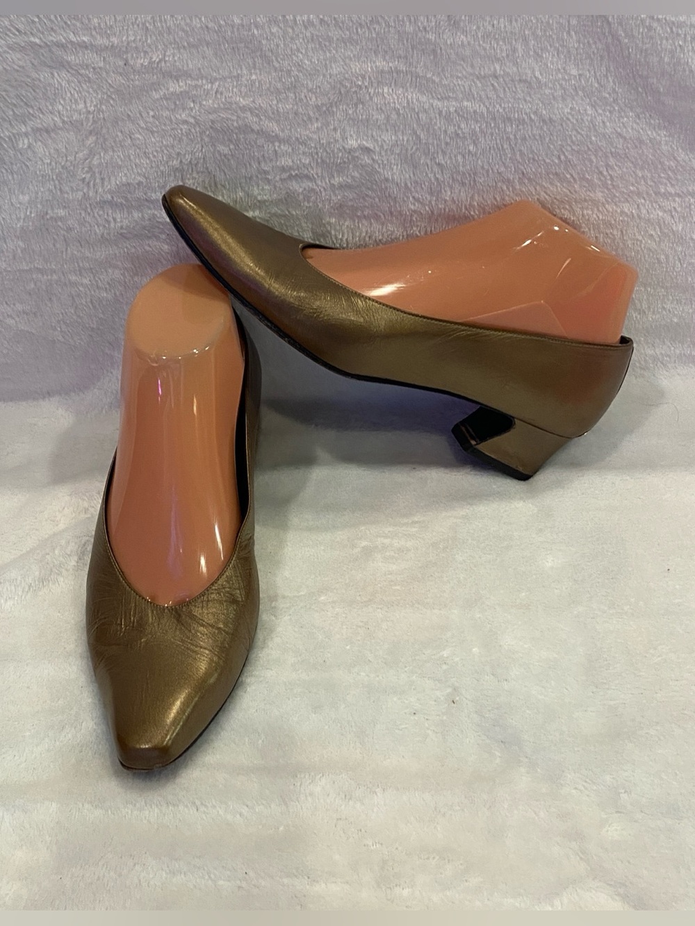 Stuart Weitzman New York Classic Style Chunky Block Heels Pumps Bronze Sz 7? VGC